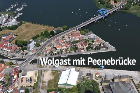 AdobeStock_1885990009 - fotograupner - Wolgast mit Peenebrücke